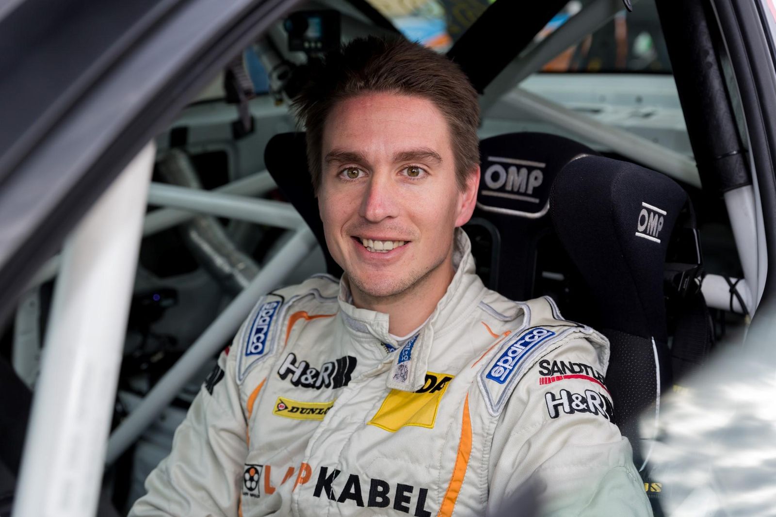 Michael Schrey wahrt mit sechstem Saisonsieg seine Titelchancen